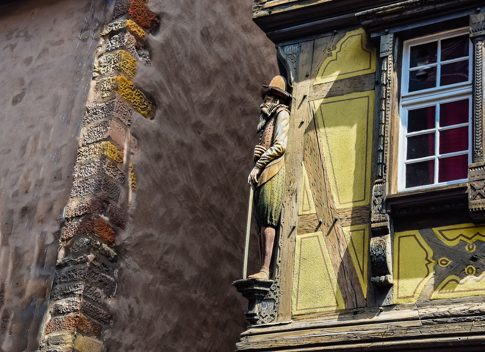 Facade sculptée à Colmar