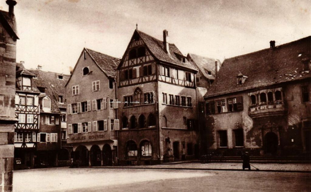 Image d'archive : place de la cathédrale Colmar